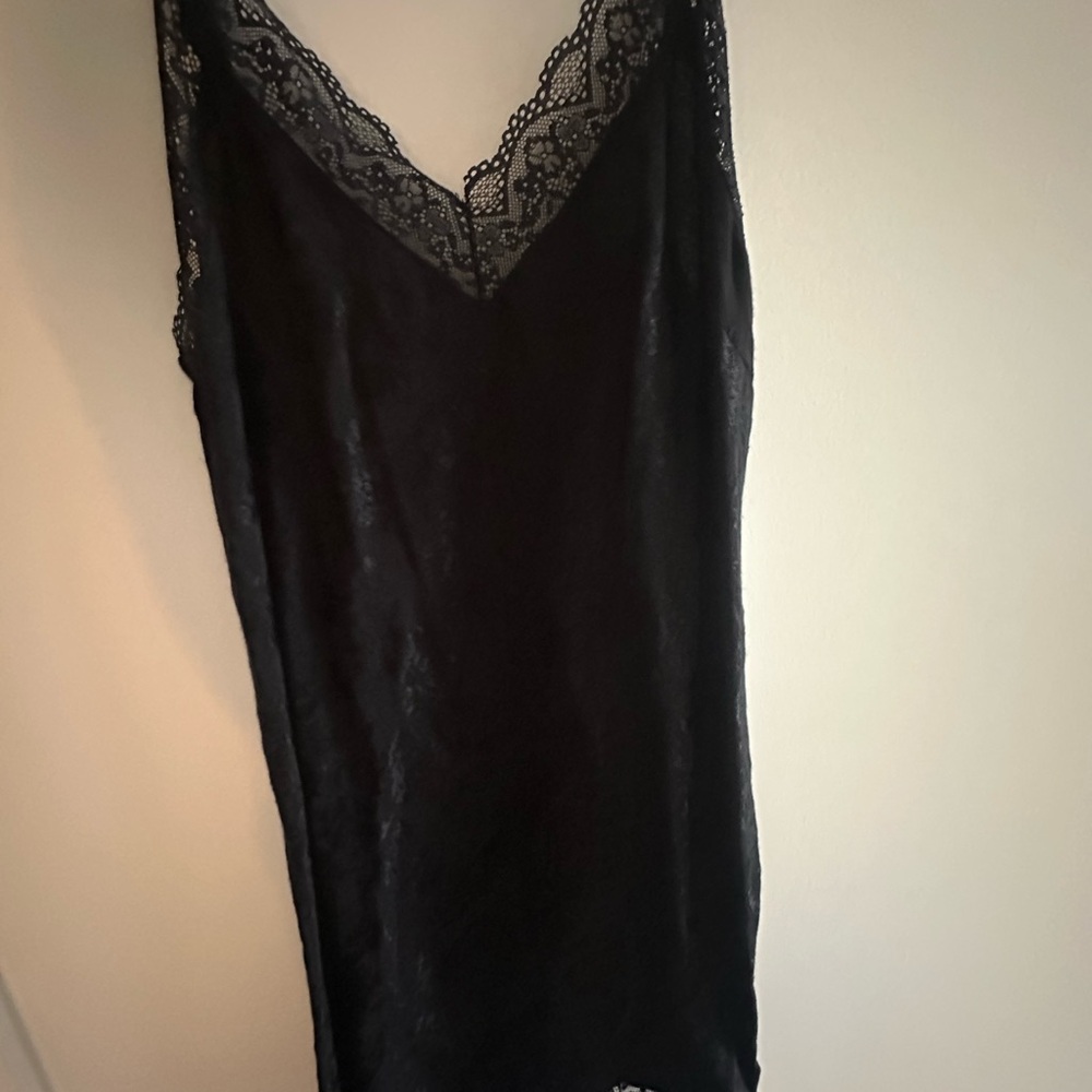 Urban outfitters black lace mini dress NWO TAG - Picture 3 of 4